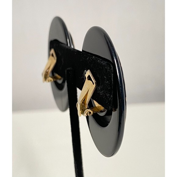 Oval Stud Earrings Black Enamel Framing Gold Tone Chip Inlay Clip On - Picture 4 of 7